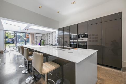 undefined, Walm Lane, London, NW2