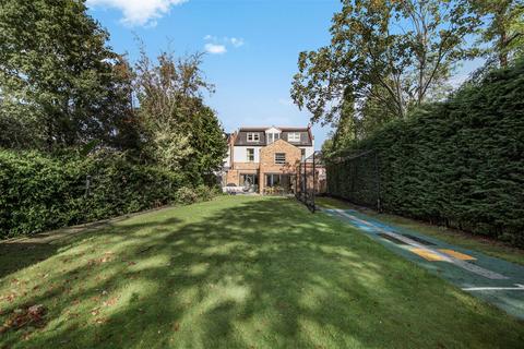 6 bedroom detached house to rent, Walm Lane, London, NW2