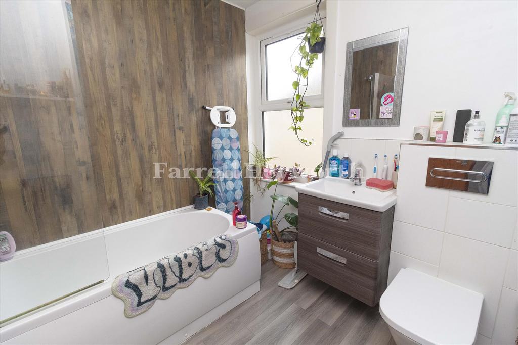 Flat 3 Bathroom