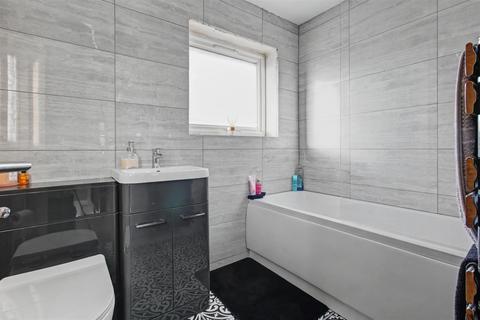 3 bedroom end of terrace house for sale, Balmoral Road, Gaywood, King's Lynn