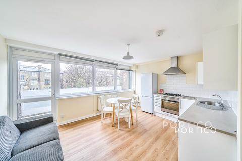 4 bedroom flat to rent, Portland Grove, London, SW8
