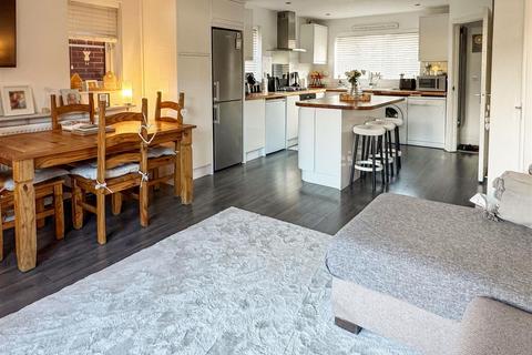 4 bedroom townhouse for sale, Cheal Way, Littlehampton BN17