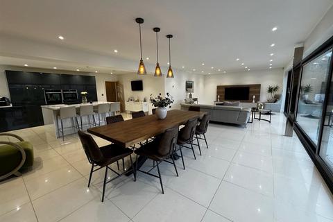 5 bedroom detached bungalow for sale, Chantry Place, West Rainton