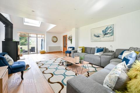 5 bedroom detached house for sale, Preston Road, Alston, PR3