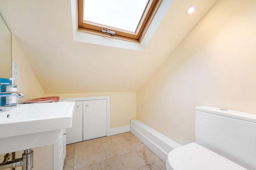 Ensuite (1).JPG