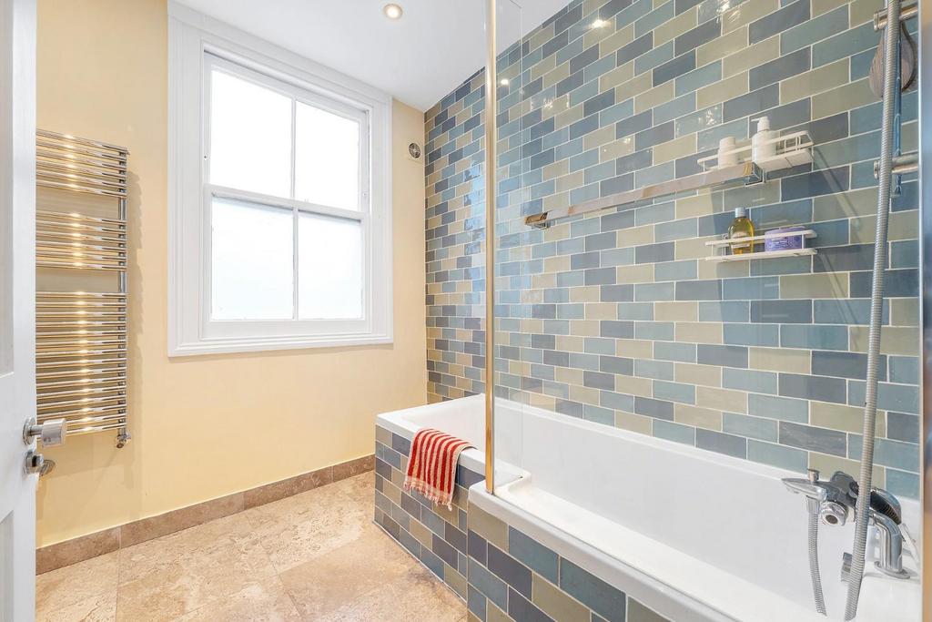 Bathroom (1).JPG