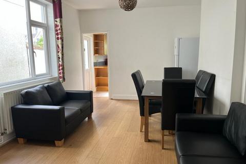 5 bedroom terraced house to rent, Swansea SA2