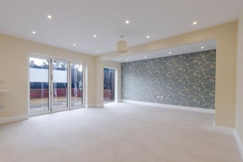 3 bedroom detached bungalow for sale, Links Way, Rickmansworth WD3