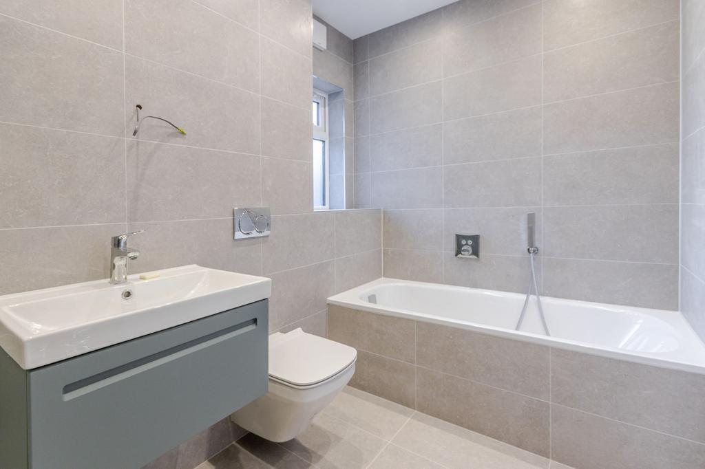 Bed 1 En-Suite a