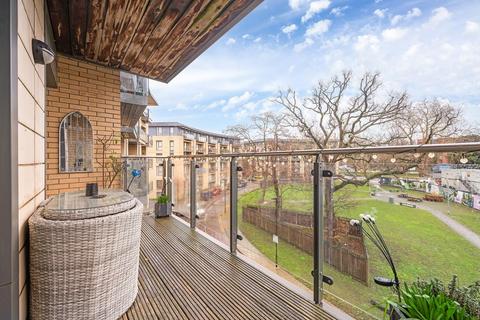 2 bedroom flat for sale, Brickfield Road, SW4