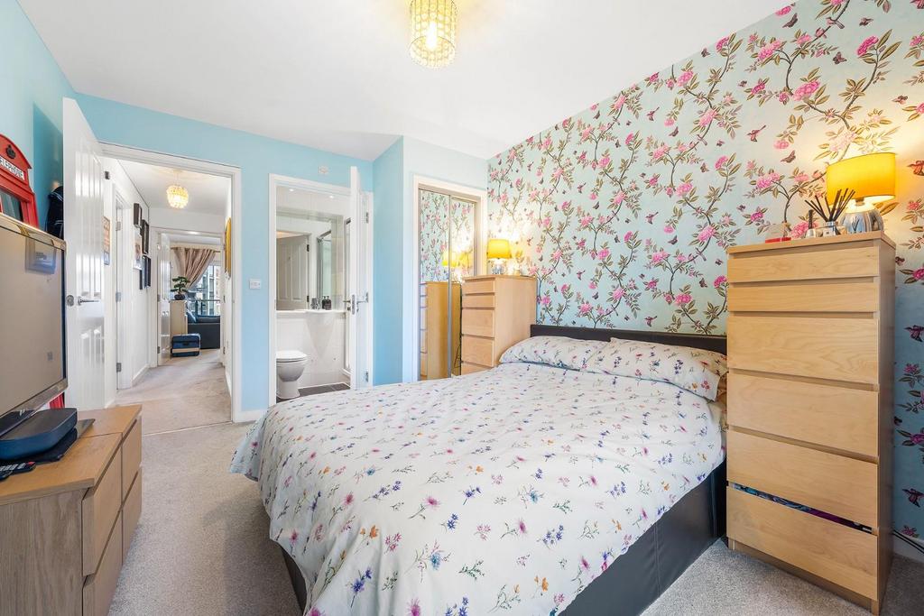 Principal Bedroom (2).JPG