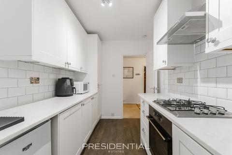 2 bedroom flat for sale, Chingford E4