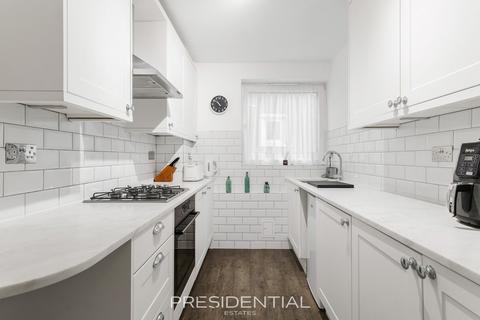 2 bedroom flat for sale, Forest View, North Chingford E4