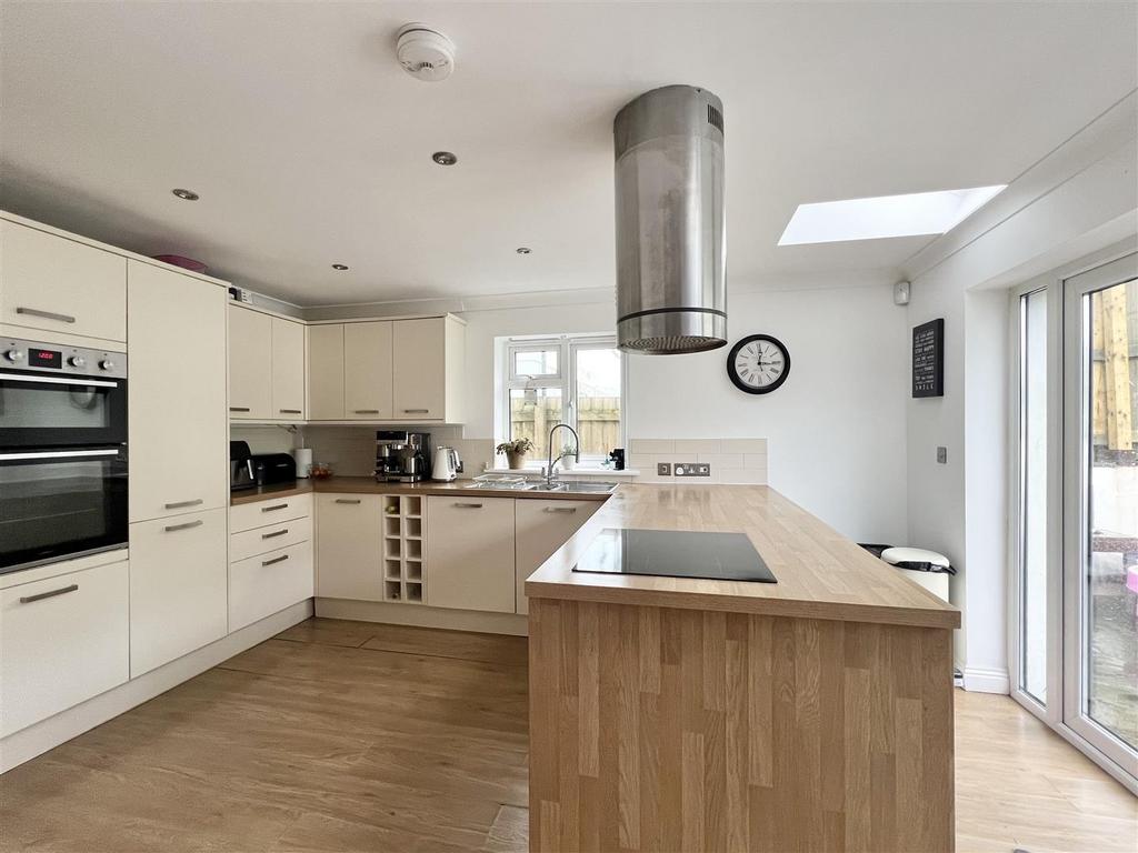 Kitchen/Breakfast Room