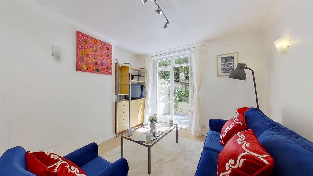 Porchester-Square-Bayswater-W2-08102022 184415.jpg