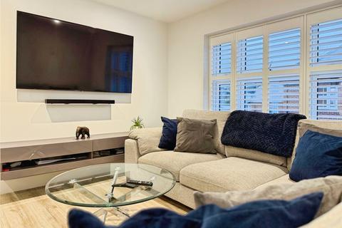 2 bedroom apartment for sale, High Street, Crowthorne, Berkshire