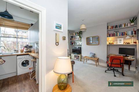 1 bedroom flat for sale, Coningham Road, Shepherds Bush, W12