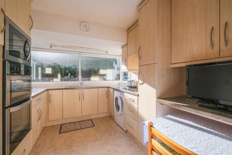 3 bedroom detached bungalow for sale, Cowrakes Close, Lindley, Huddersfield, HD3.