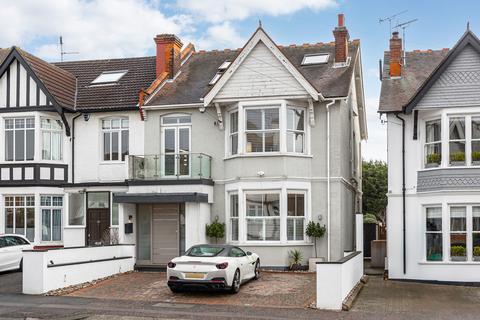 undefined, Westcliff-on-sea SS0