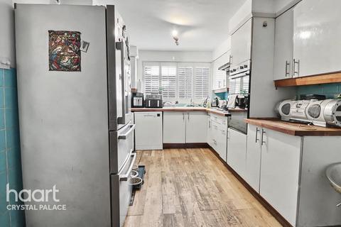 4 bedroom detached house for sale, Wedgwood Way, LONDON