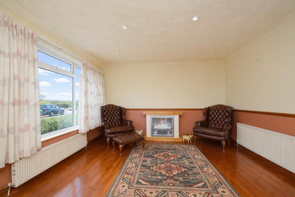 Lounge1.jpg