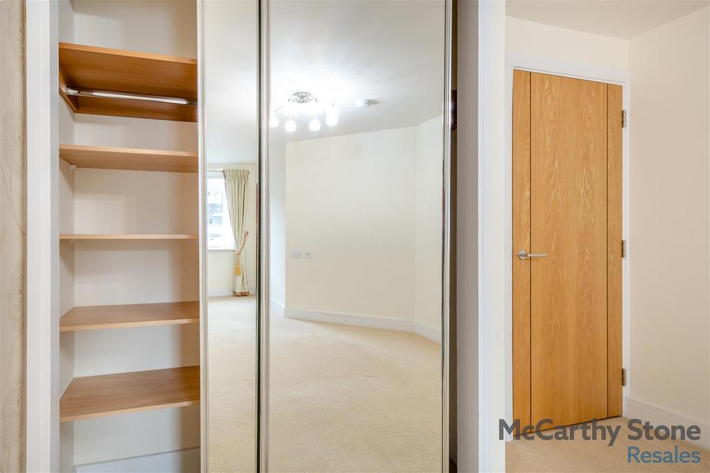 8676739-interior08.jpg