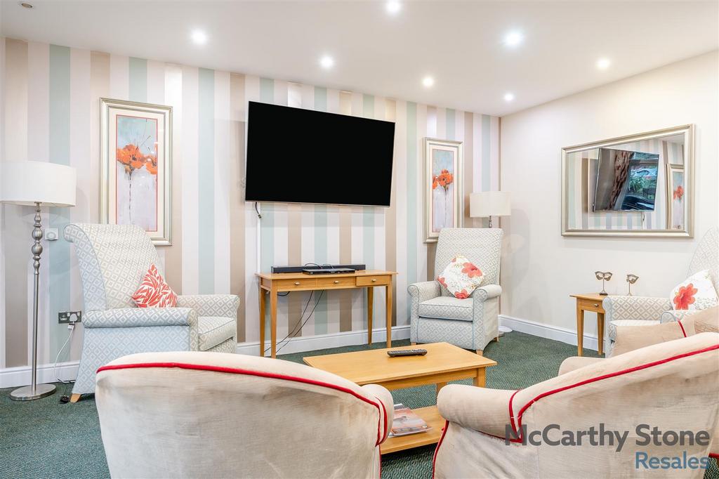 8676739-interior15.jpg