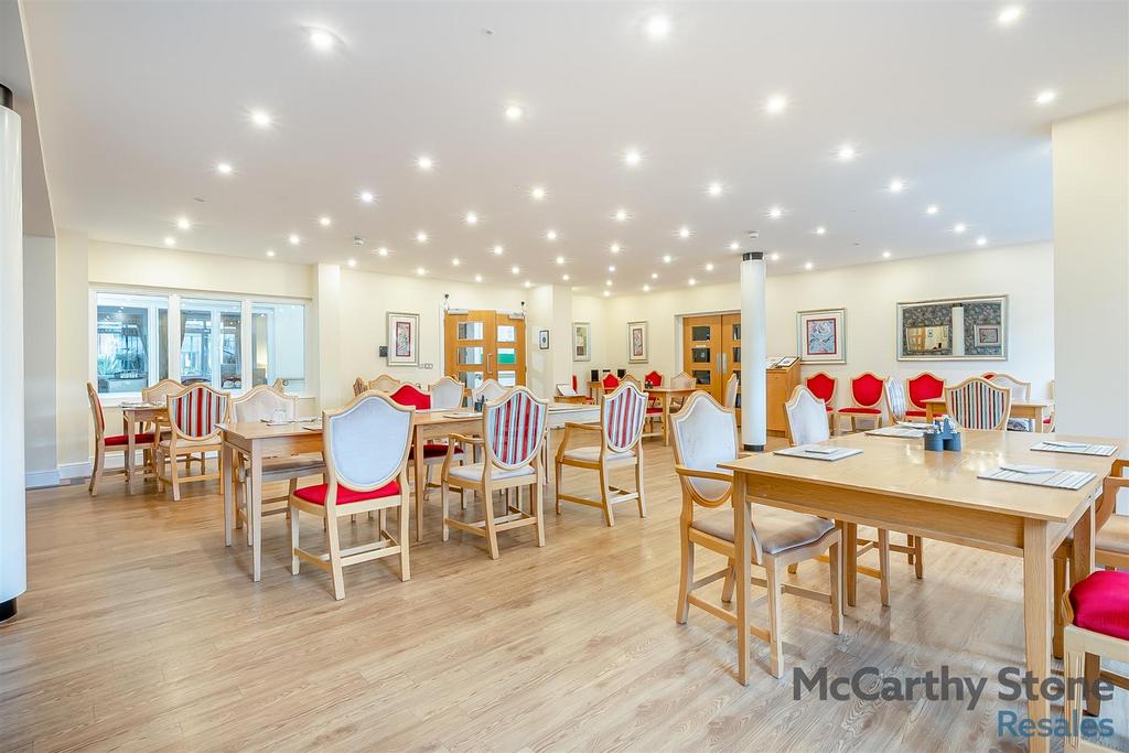 8676739-interior44.jpg