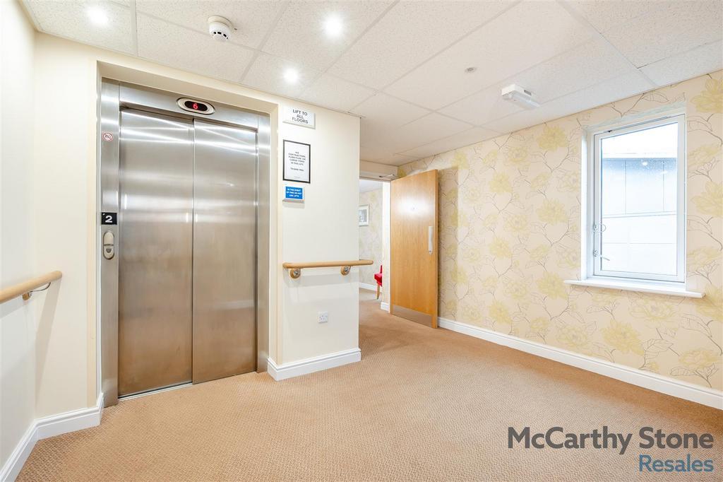 8676739-interior13.jpg
