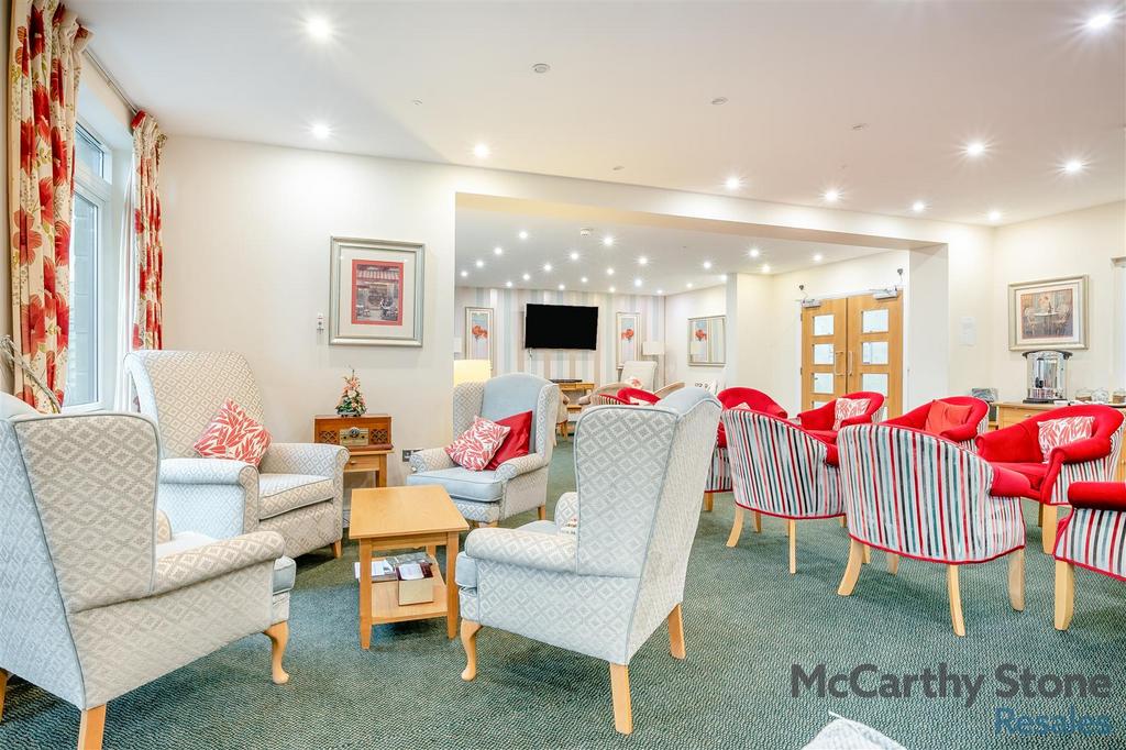 8676739-interior41.jpg