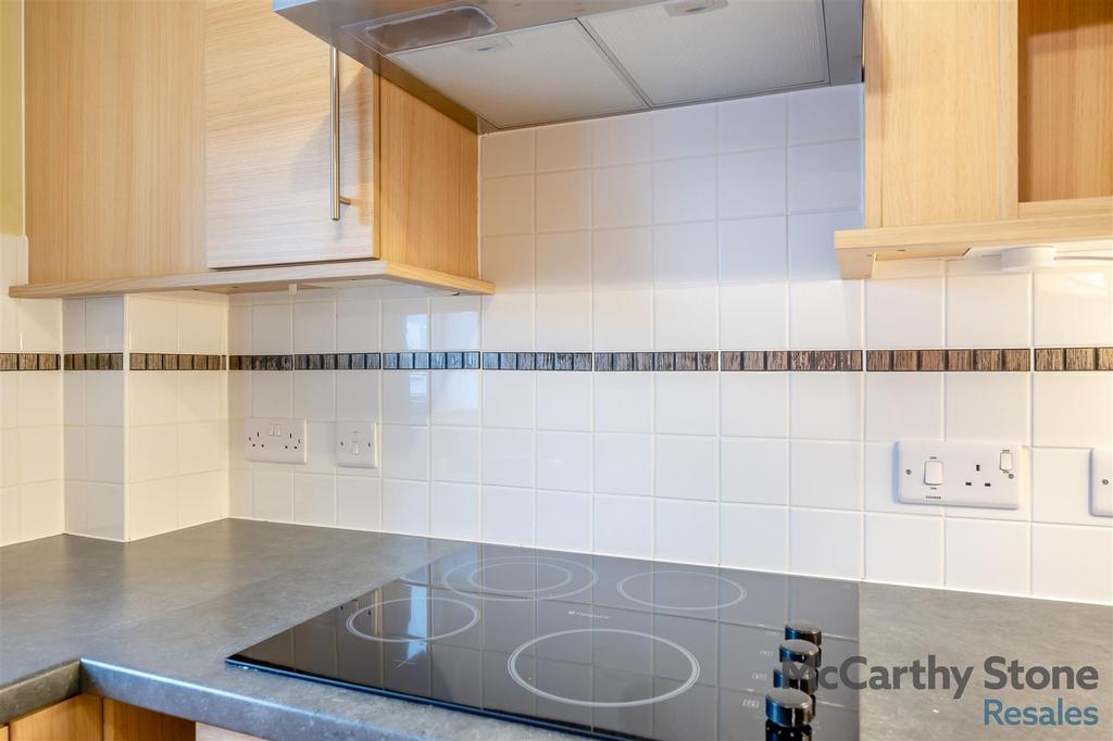 8676739-interior11.jpg