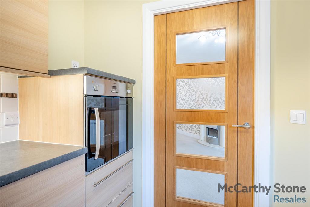 8676739-interior12.jpg