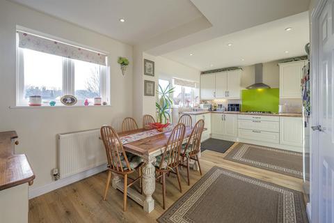 3 bedroom semi-detached house for sale, Fairfield Road, Wordsley, DY8 5UJ