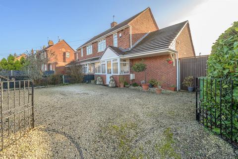 3 bedroom semi-detached house for sale, Fairfield Road, Wordsley, DY8 5UJ