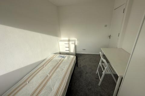 1 bedroom flat to rent, Roxeth Hill