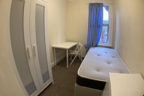 1 bedroom flat to rent, Mora Road
