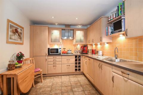 3 bedroom flat for sale, Lady Aylesford Avenue, Stanmore HA7