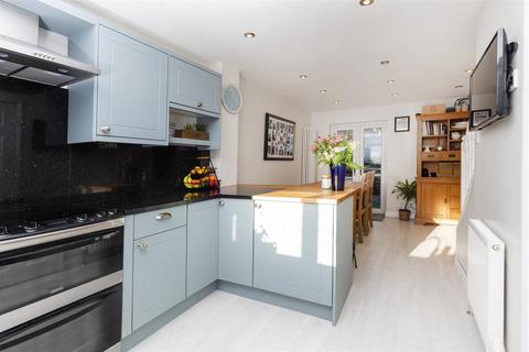 4 bedroom detached house for sale, Lytham Way, Huddersfield HD3