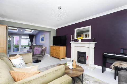 4 bedroom detached house for sale, Lytham Way, Huddersfield HD3