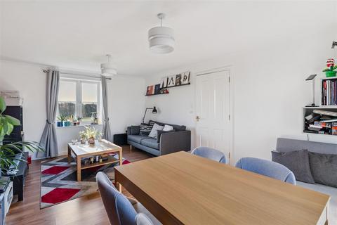 2 bedroom flat for sale, Epsom Close, Stevenage SG1
