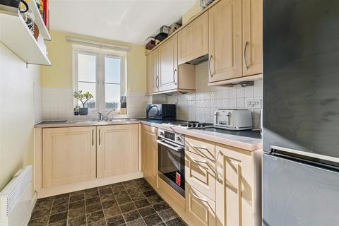 2 bedroom flat for sale, Epsom Close, Stevenage SG1