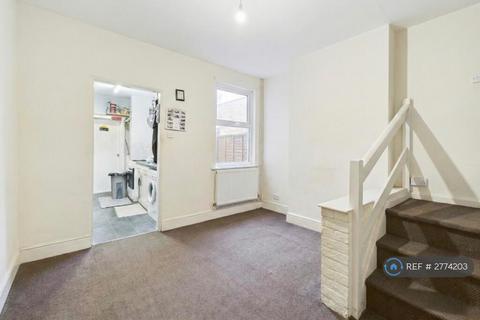 3 bedroom terraced house to rent, Selborne Street, Derby, DE24