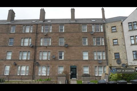 3 bedroom flat to rent, Roseangle, Dundee, DD1