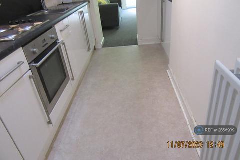 3 bedroom flat to rent, Roseangle, Dundee, DD1