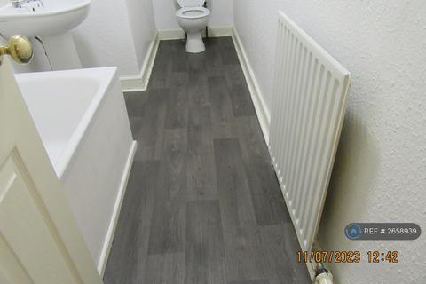 3 bedroom flat to rent, Roseangle, Dundee, DD1