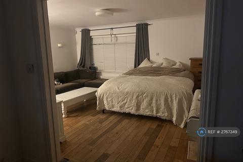 1 bedroom in a house share to rent, Honeydon Avenue, Eaton Socon, St. Neots, PE19