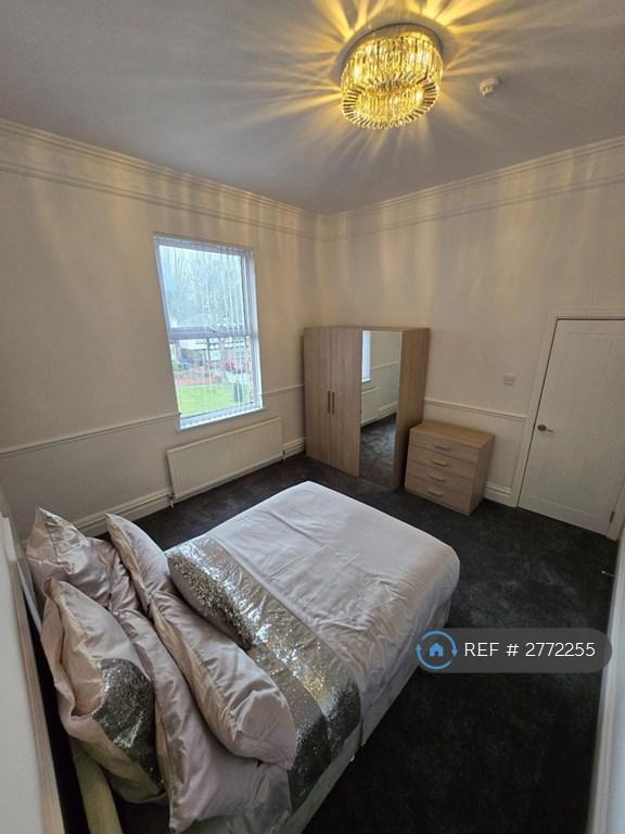 House in Sheffield, Pitsmoor, South Yorkshire - View 2