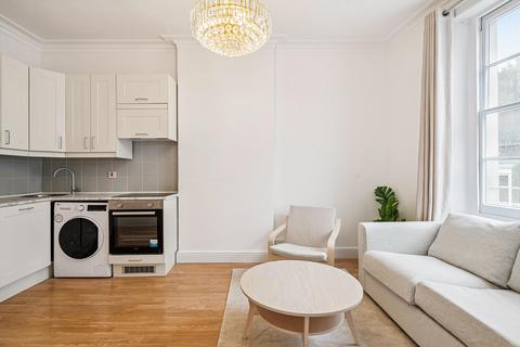 1 bedroom flat to rent, Craven Terrace, London W2.