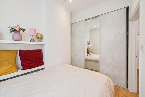 1 bedroom flat to rent, Craven Terrace, London W2.