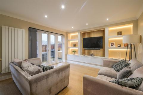 undefined, Oaklands Crescent, Huddersfield, HD2